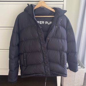 Aritzia Black Super Puff Regular